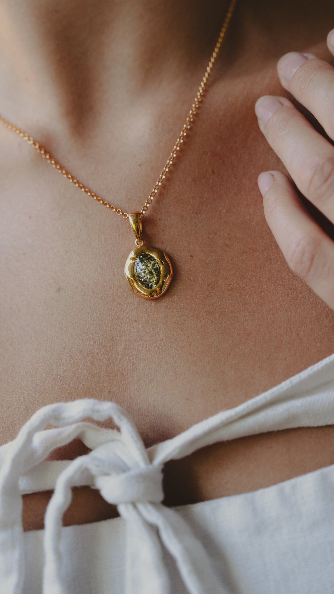 Golden Nectar Necklace – Green Amber